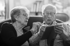 Ny rapport från Nestor FoU-center om kommuners digitala tjänster i förhållande till äldre personer